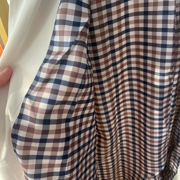 Classic Beige Trench Coat - Picture 2 of 4